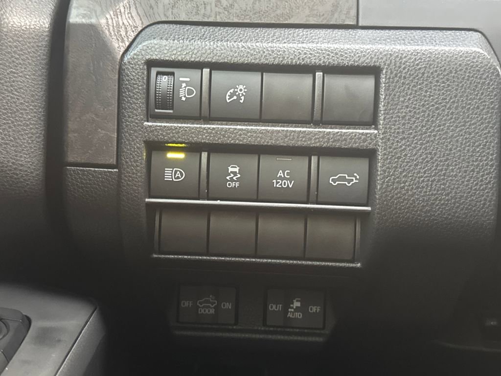 Used 2025 Toyota Tacoma Limited image 37