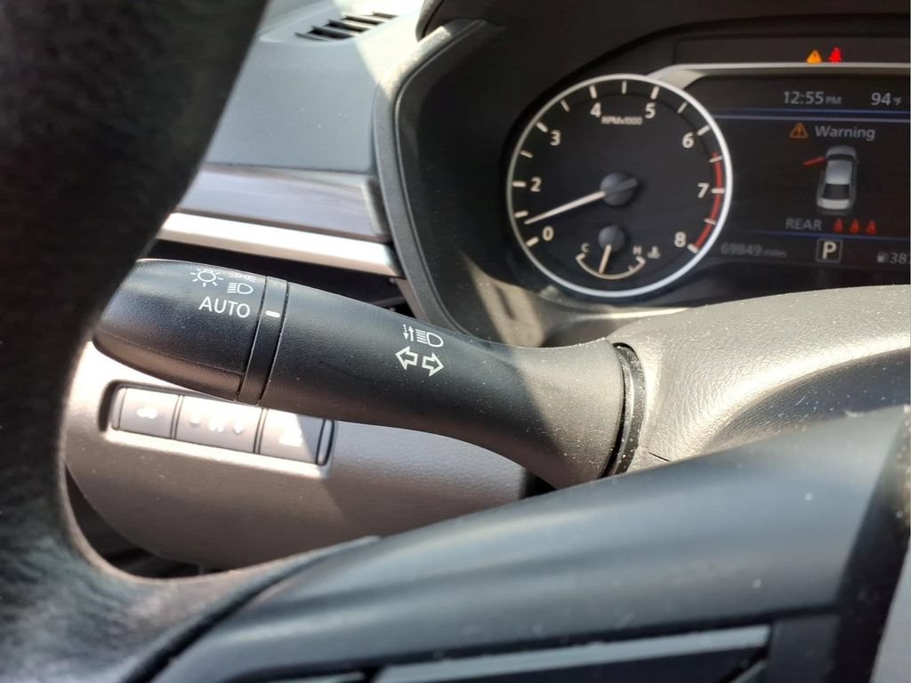 Used 2024 Nissan Altima 2.5 SV FWD image 18