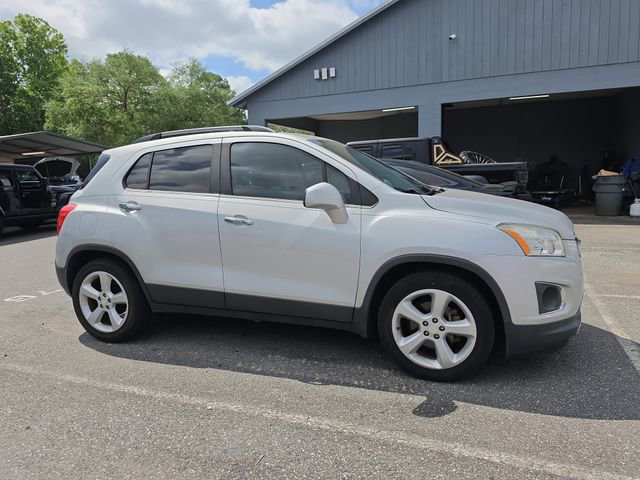 Used 2016 Chevrolet Trax LTZ FWD image 2