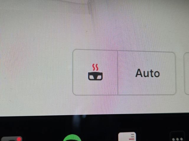 Used 2022 Tesla Model S Plaid image 9