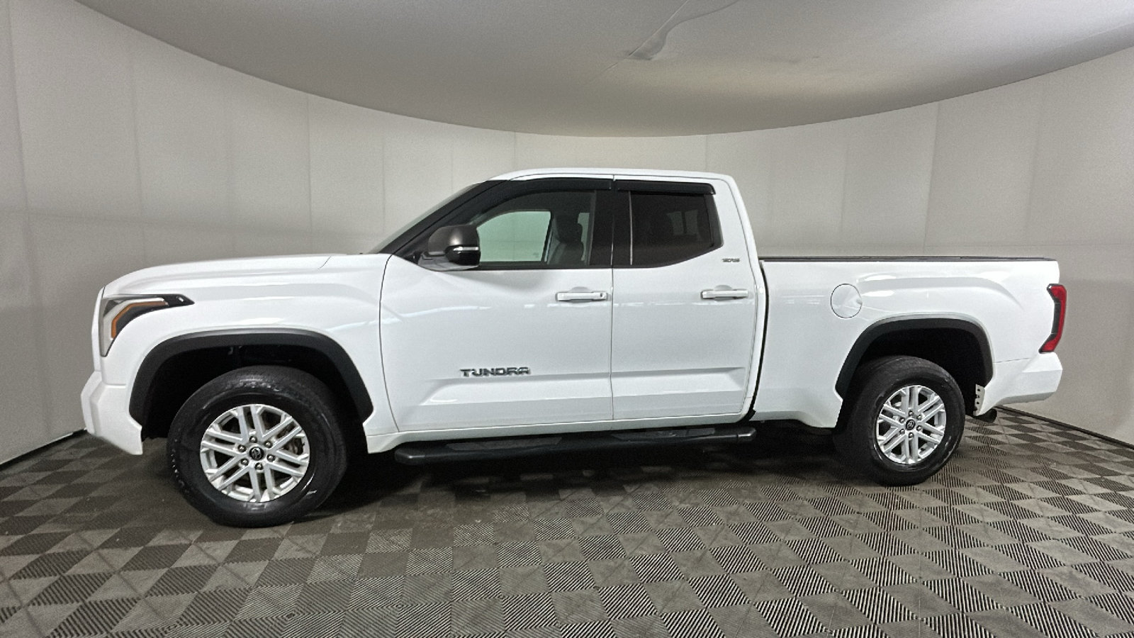 Used 2022 Toyota Tundra SR5 w/ SR5 Premium Package AWD/4WD image 7