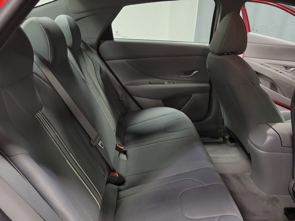 Used 2022 Hyundai Elantra SEL image 20