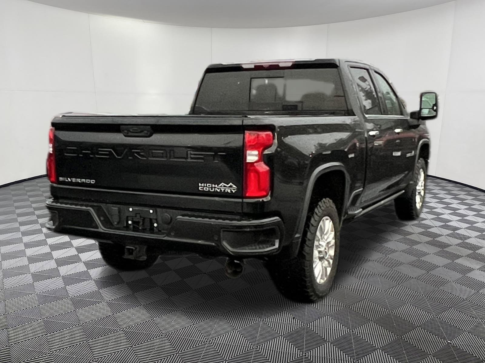 Used 2022 Chevrolet Silverado 3500 High Country w/ Safety Package II image 6