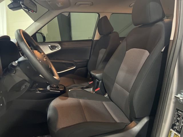Used 2025 Kia Soul S image 11