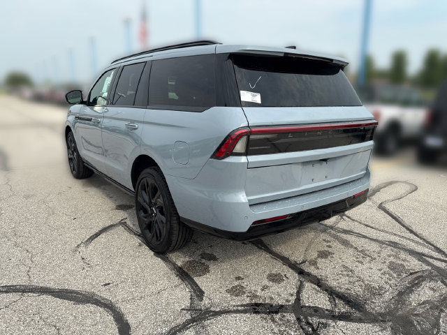 New 2027 Lincoln Navigator Reserve w/ Jet Appearance Package AWD/4WD image 9