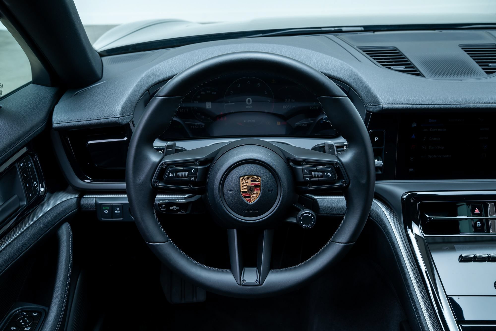 Used 2024 Porsche Panamera RWD image 13