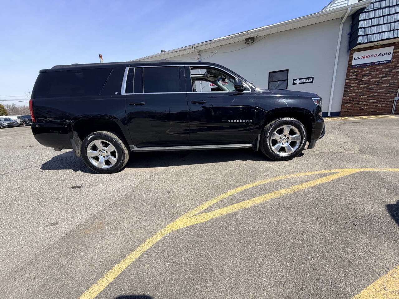 Used 2016 Chevrolet Suburban LT image 8