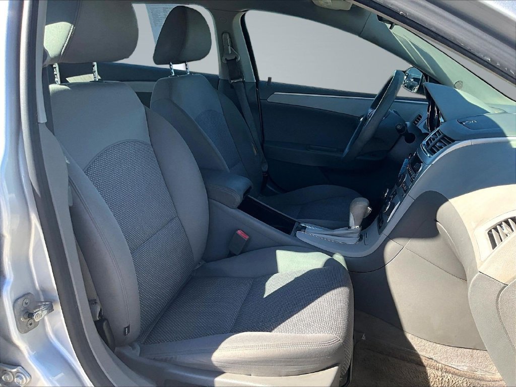 Used 2011 Chevrolet Malibu LS FWD image 28