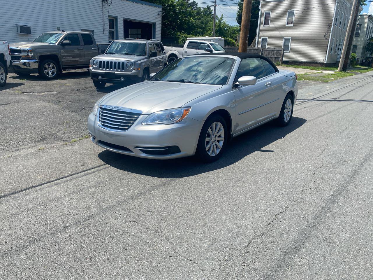 Used 2011 Chrysler 200 Touring FWD image 5