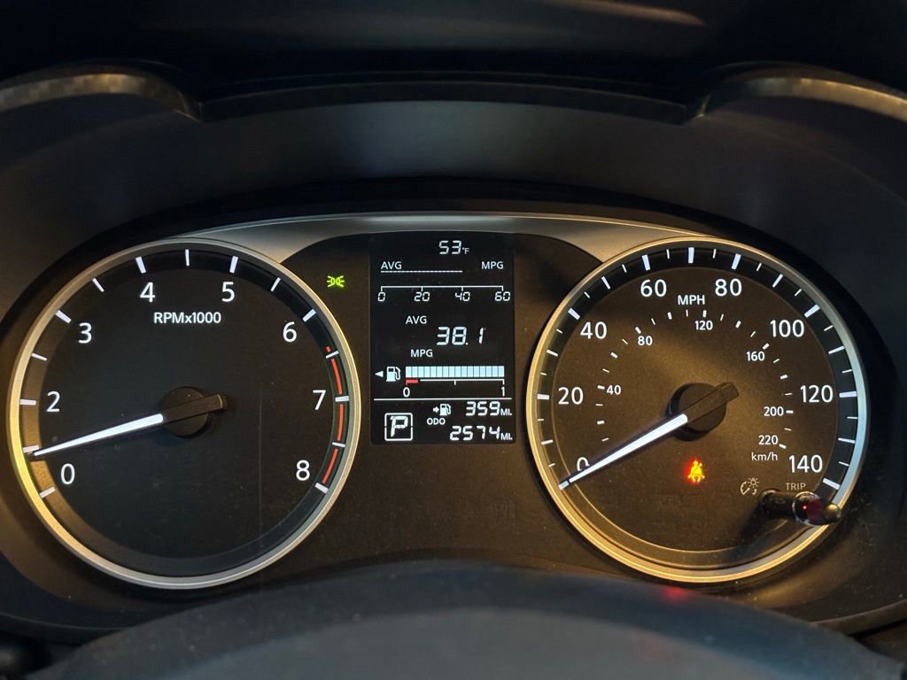 Used 2025 Nissan Versa S w/ Trunk Package image 17