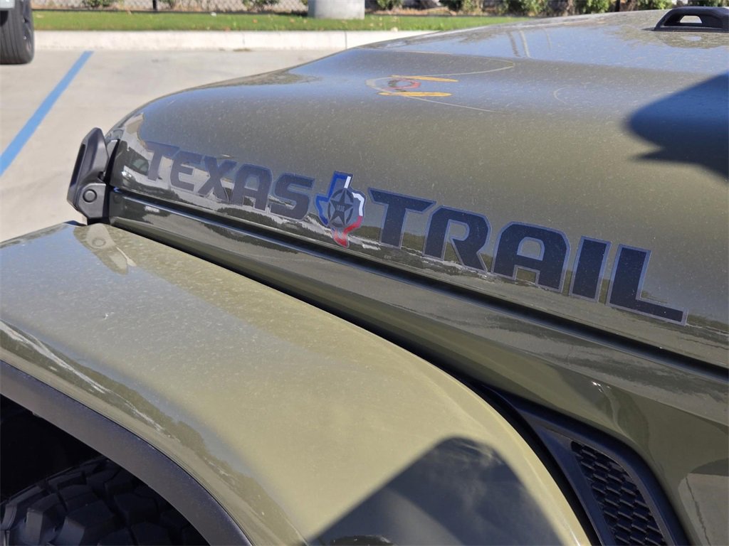 New 2025 Jeep Gladiator Sport image 7