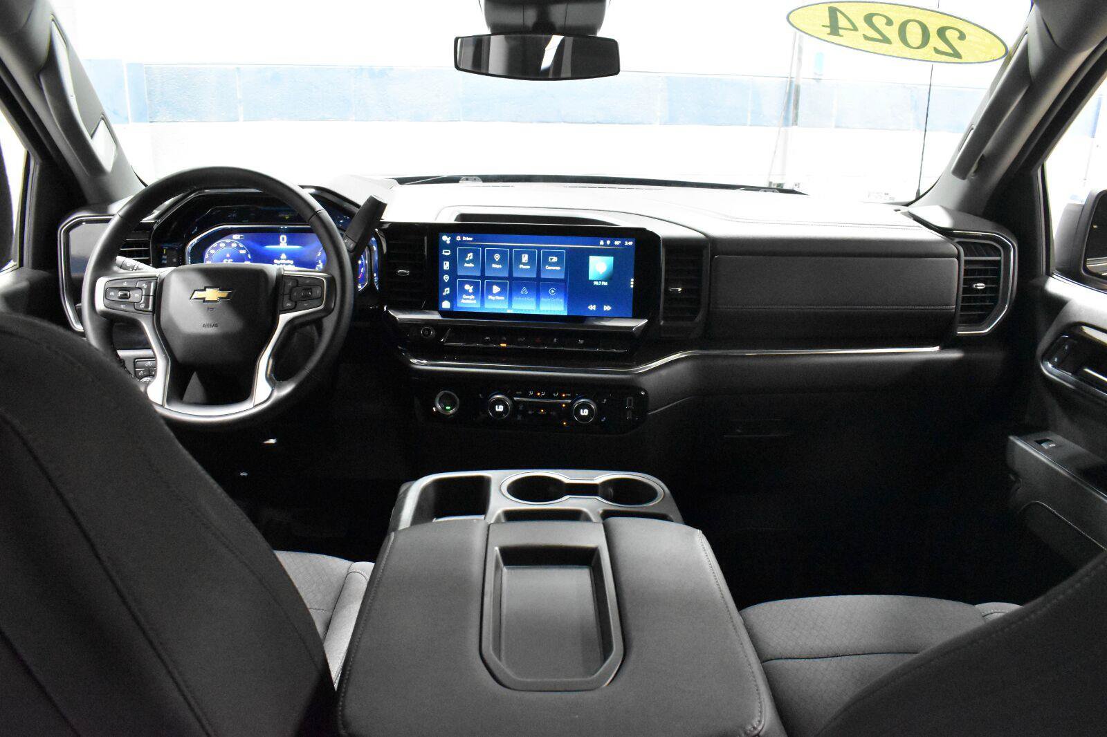 Used 2024 Chevrolet Silverado 1500 LT AWD/4WD image 5