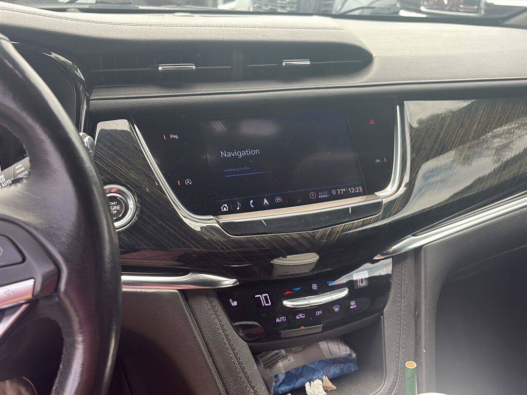 Used 2020 Cadillac XT6 Premium Luxury AWD/4WD image 13