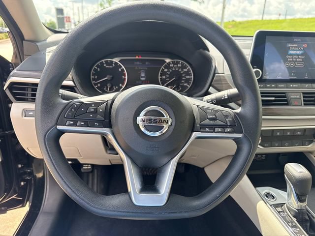 Used 2025 Nissan Altima 2.5 SV FWD image 28
