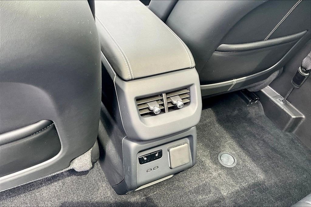 Certified 2025 Cadillac Optiq Luxury 2 w/ LPO, Floor Liner Package AWD/4WD image 10