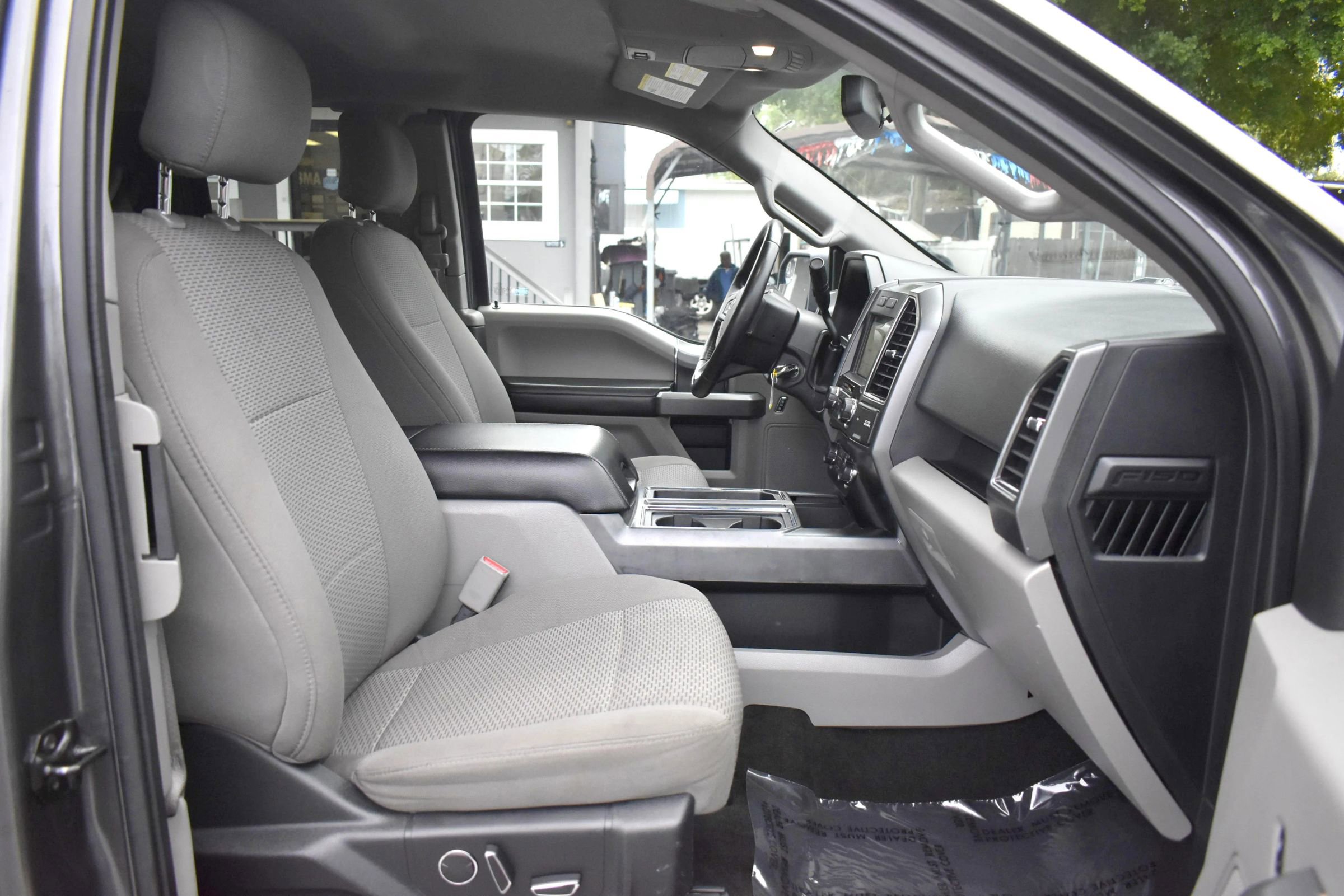 Used 2017 Ford F150 XLT w/ Equipment Group 302A Luxury RWD image 18