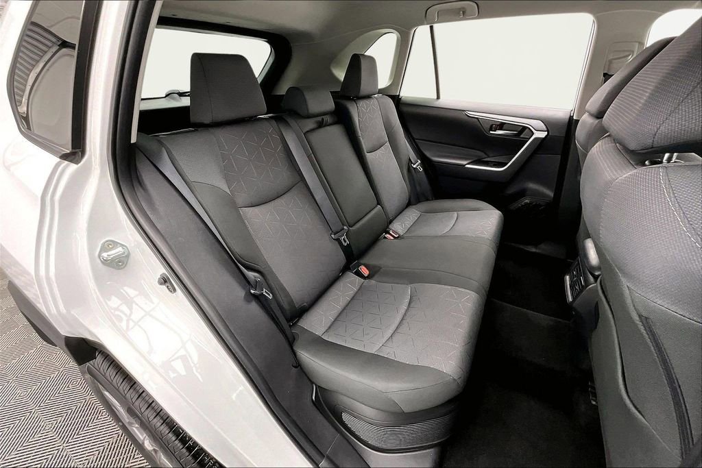 Used 2025 Toyota RAV4 XLE image 27