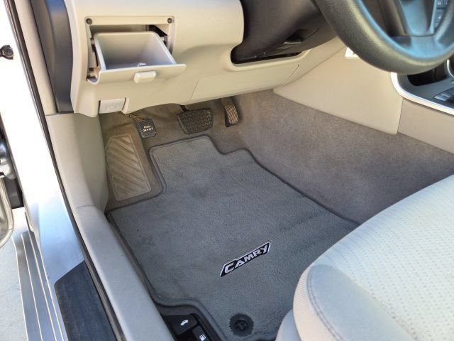 Used 2017 Toyota Camry LE FWD image 29