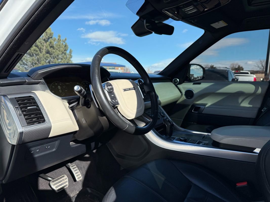 Used 2017 Land Rover Range Rover Sport HSE Dynamic image 16