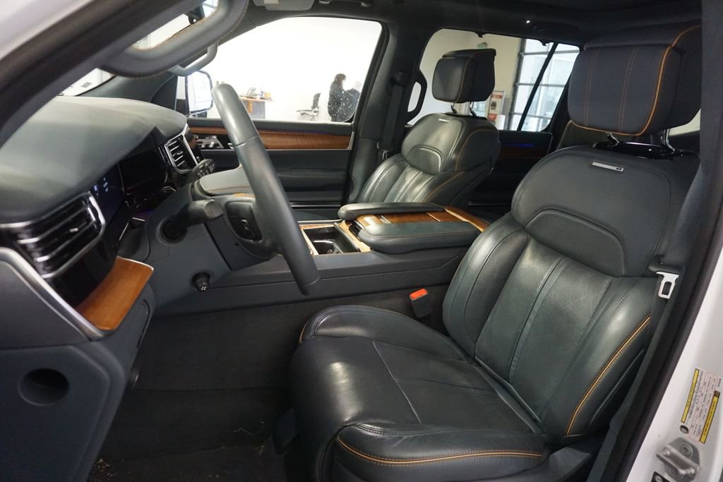 Used 2022 Jeep Grand Wagoneer Series II w/ Convenience Group III image 19