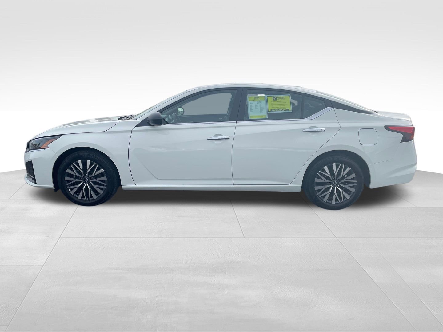 Used 2025 Nissan Altima 2.5 SV FWD image 7