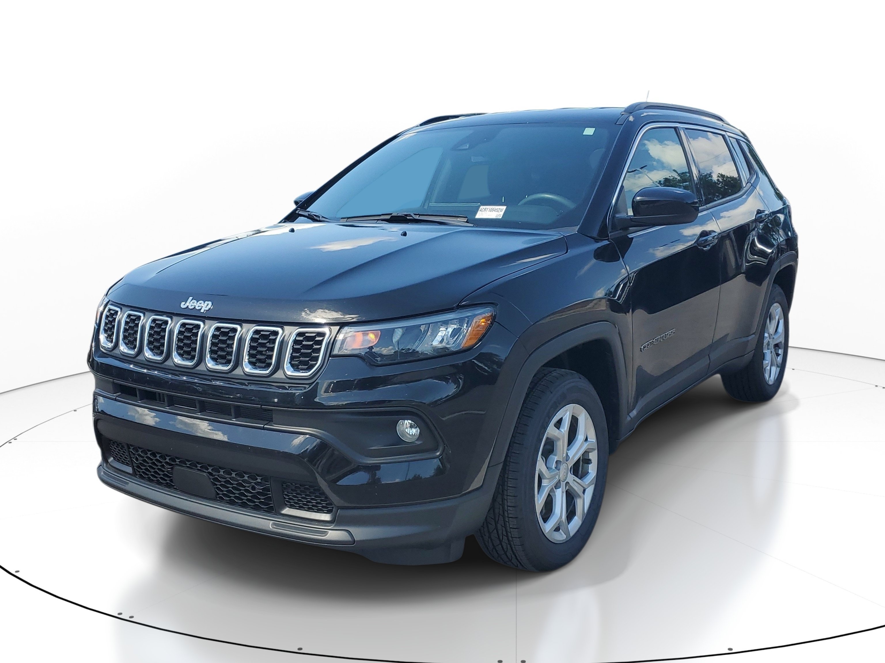 Used 2024 Jeep Compass Latitude AWD/4WD image 4