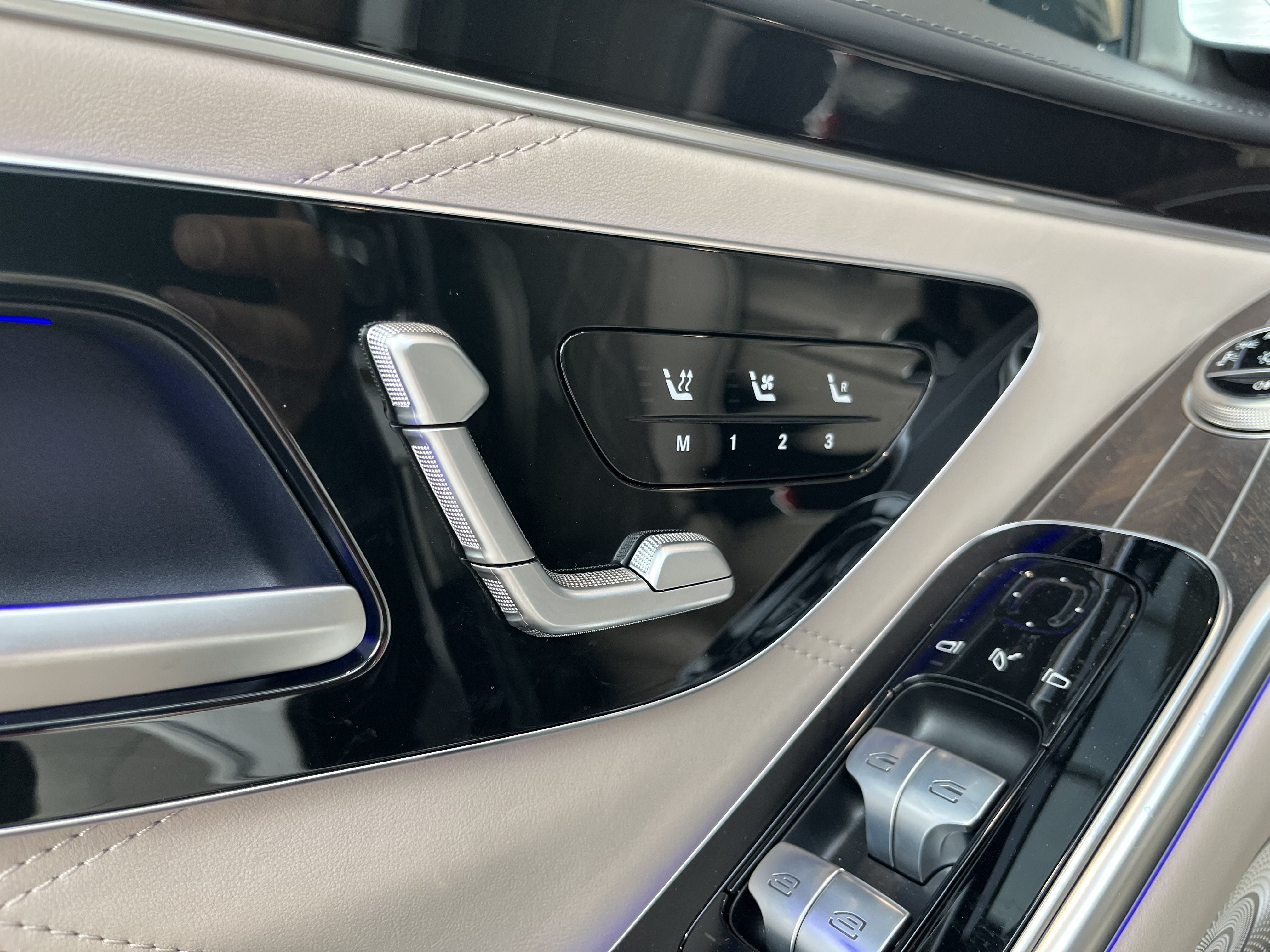 New 2025 Mercedes-Benz Maybach S 680 4MATIC image 9