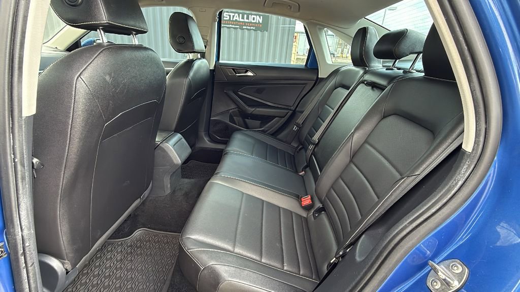 Used 2022 Volkswagen Jetta SE image 16