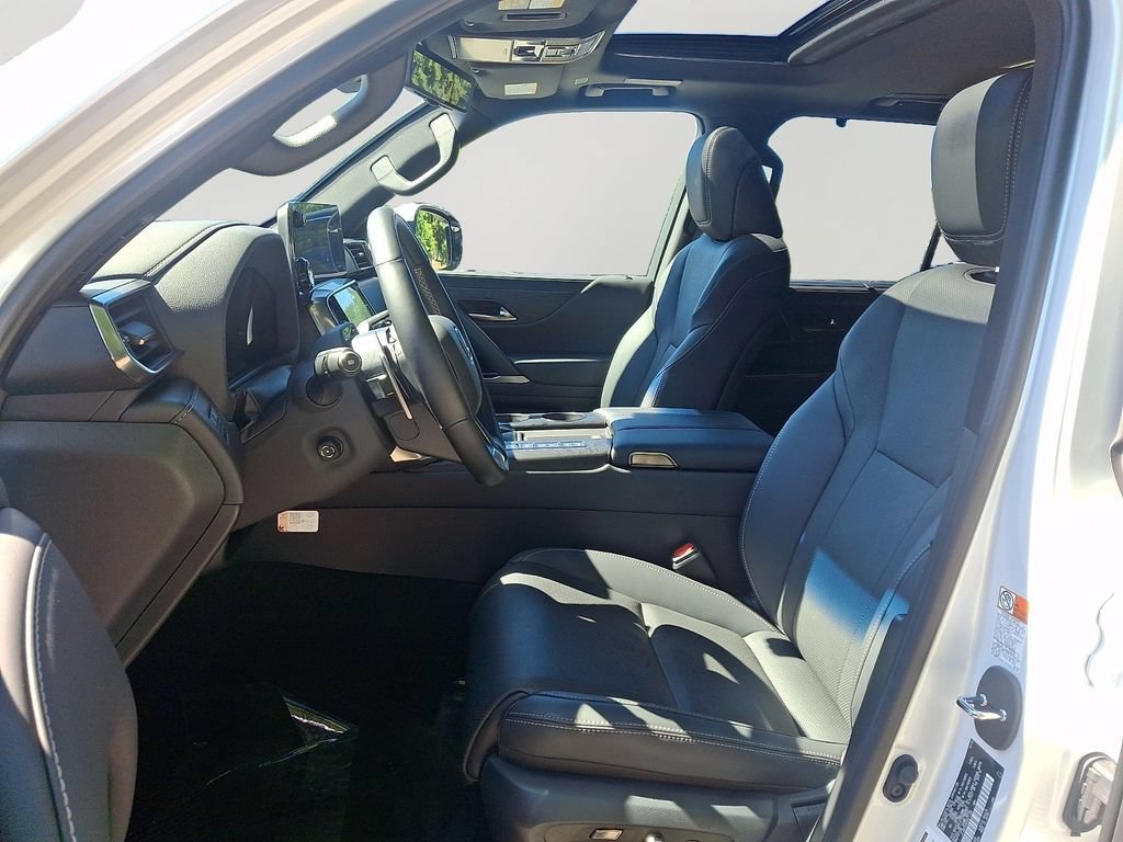 Used 2025 Lexus LX 600 4WD w/ Accessory Package (2T) image 15