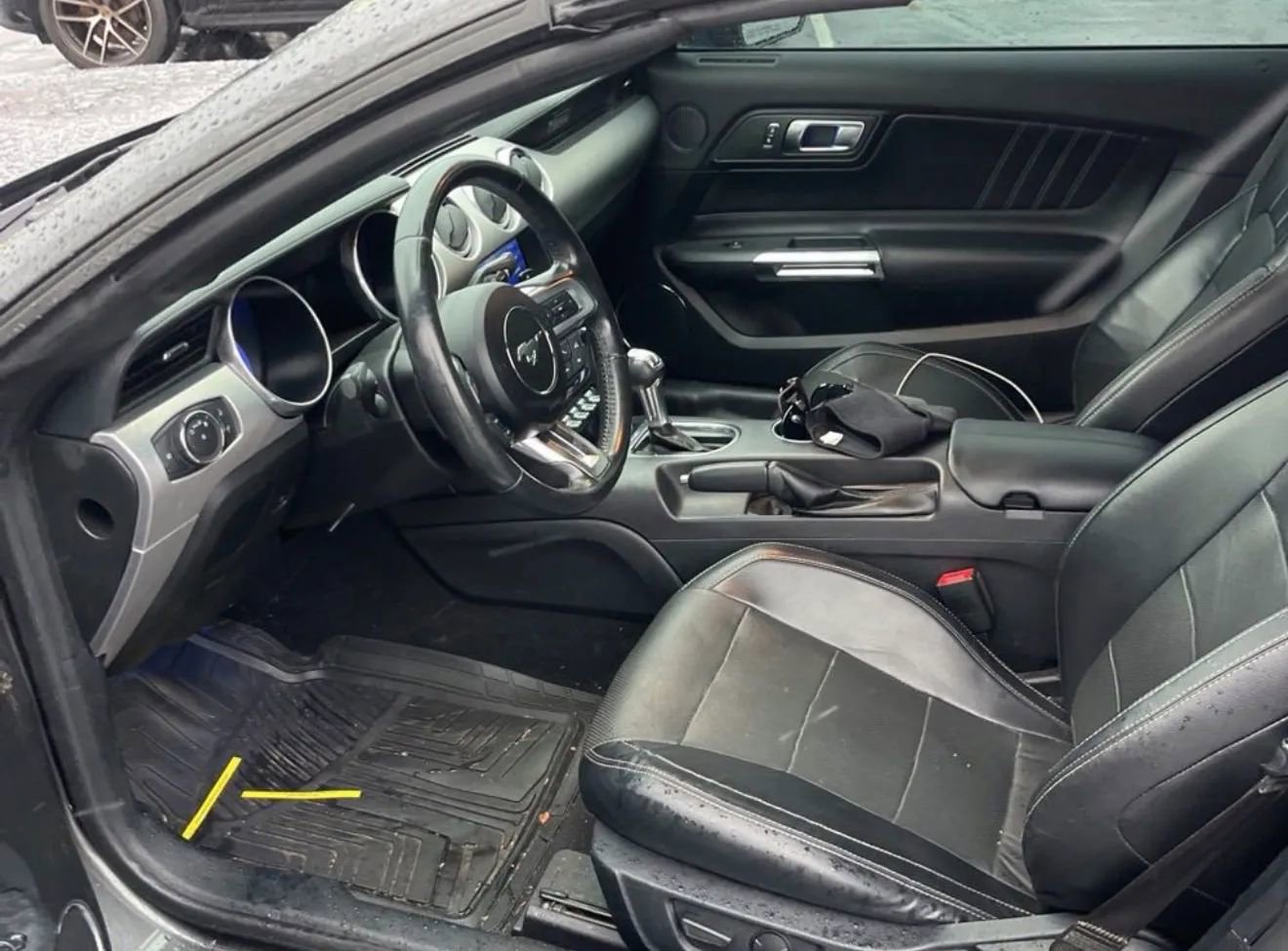 Used 2020 Ford Mustang Premium image 4