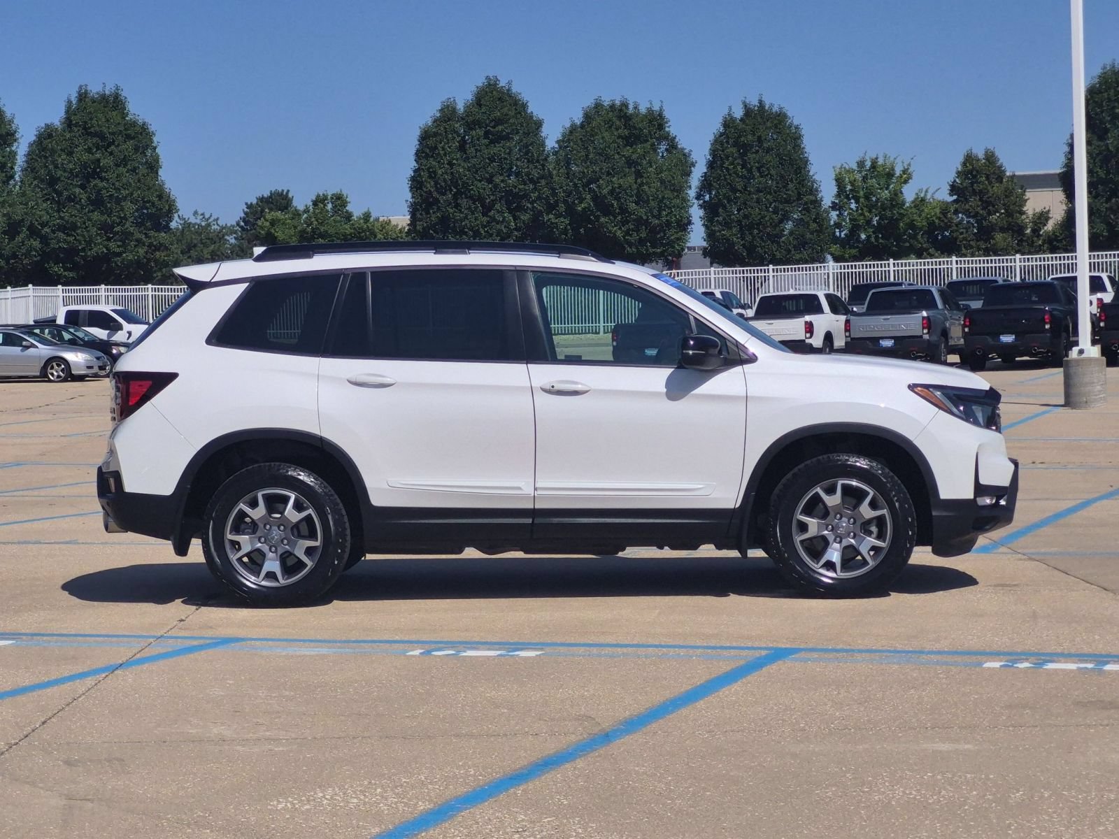 Certified 2023 Honda Passport TrailSport image 5