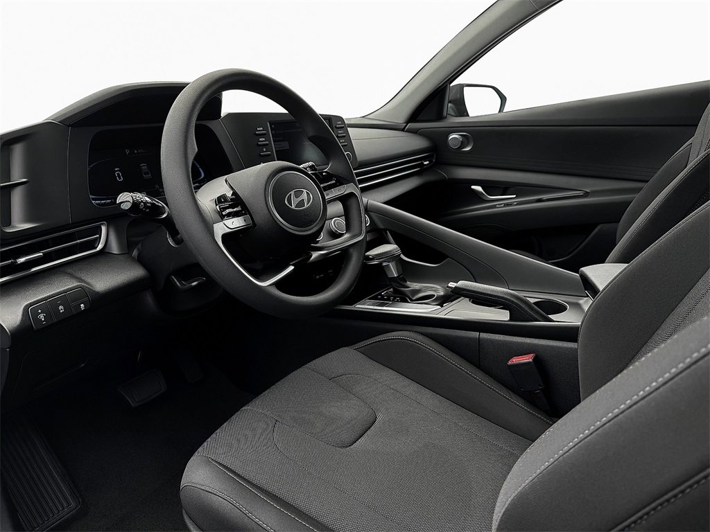 New 2025 Hyundai Elantra SE w/ Cargo Package image 14