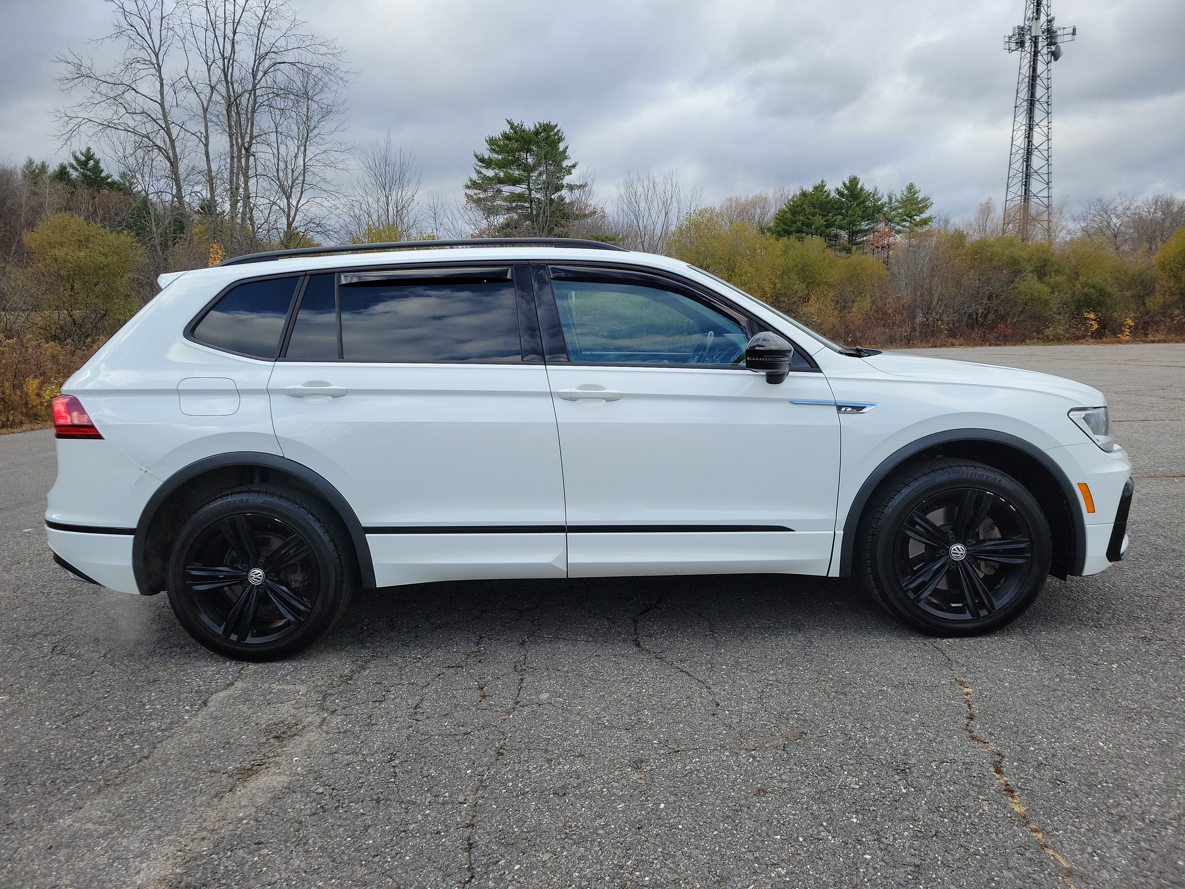 Used 2019 Volkswagen Tiguan SEL Premium R-Line image 4