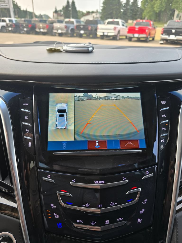 Used 2020 Cadillac Escalade Platinum AWD/4WD image 28