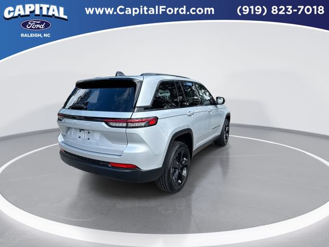 Used 2022 Jeep Grand Cherokee Altitude RWD image 8