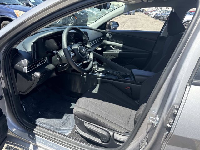 Certified 2026 Hyundai Elantra SE FWD image 15