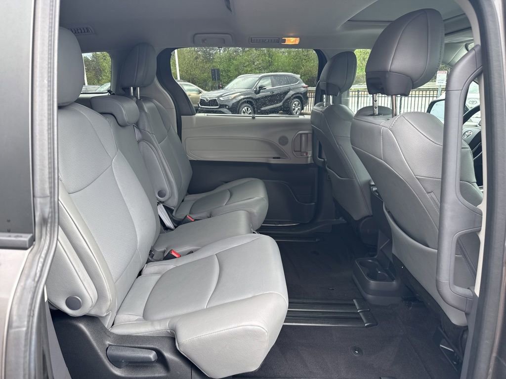 Certified 2023 Toyota Sienna XLE FWD image 20
