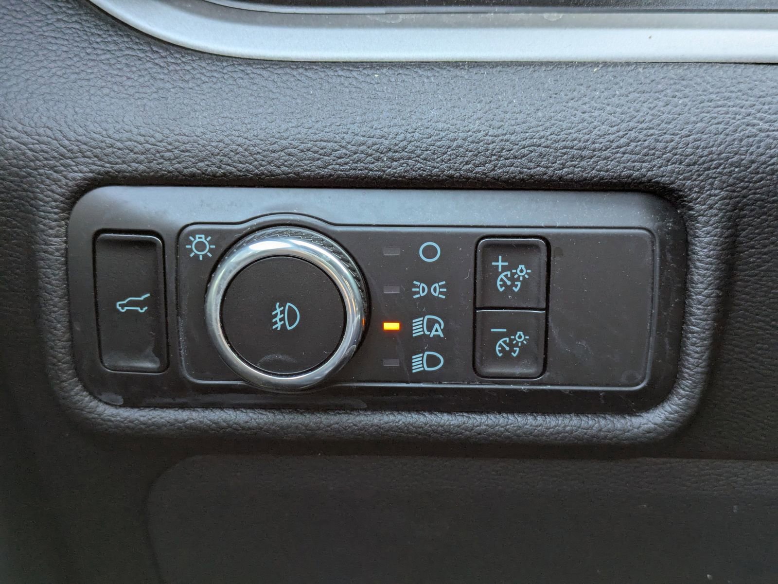 Certified 2023 Ford Explorer XLT w/ Equipment Group 202A image 26