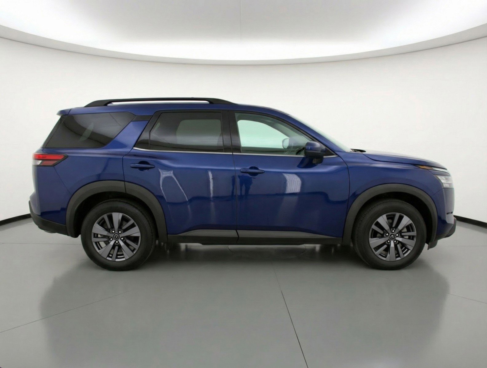 Used 2025 Nissan Pathfinder SV AWD/4WD image 11