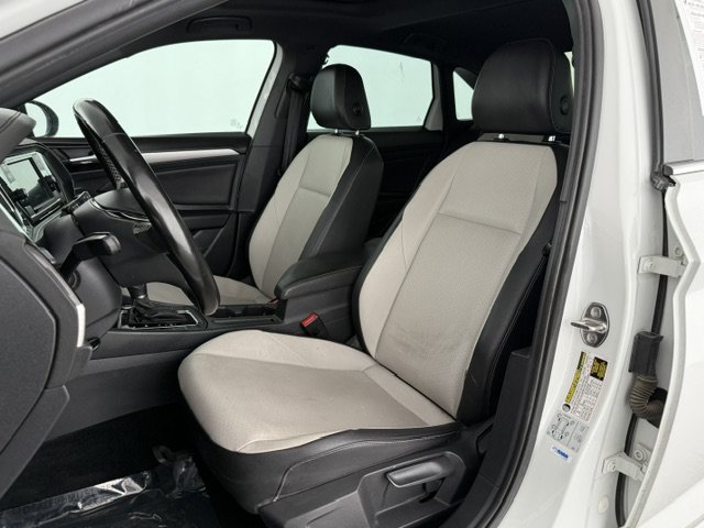 Used 2019 Volkswagen Jetta R-Line FWD image 9