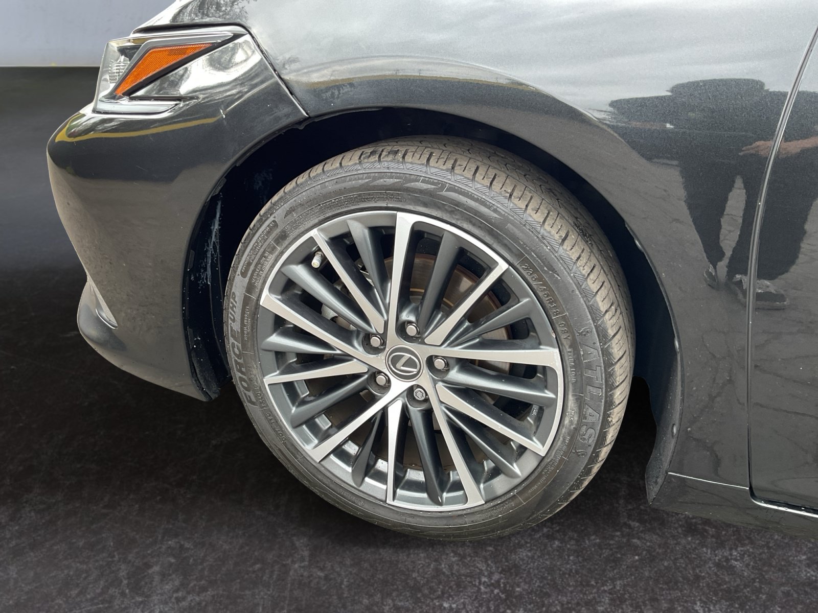 Used 2024 Lexus ES 300h w/ Premium Package FWD image 9