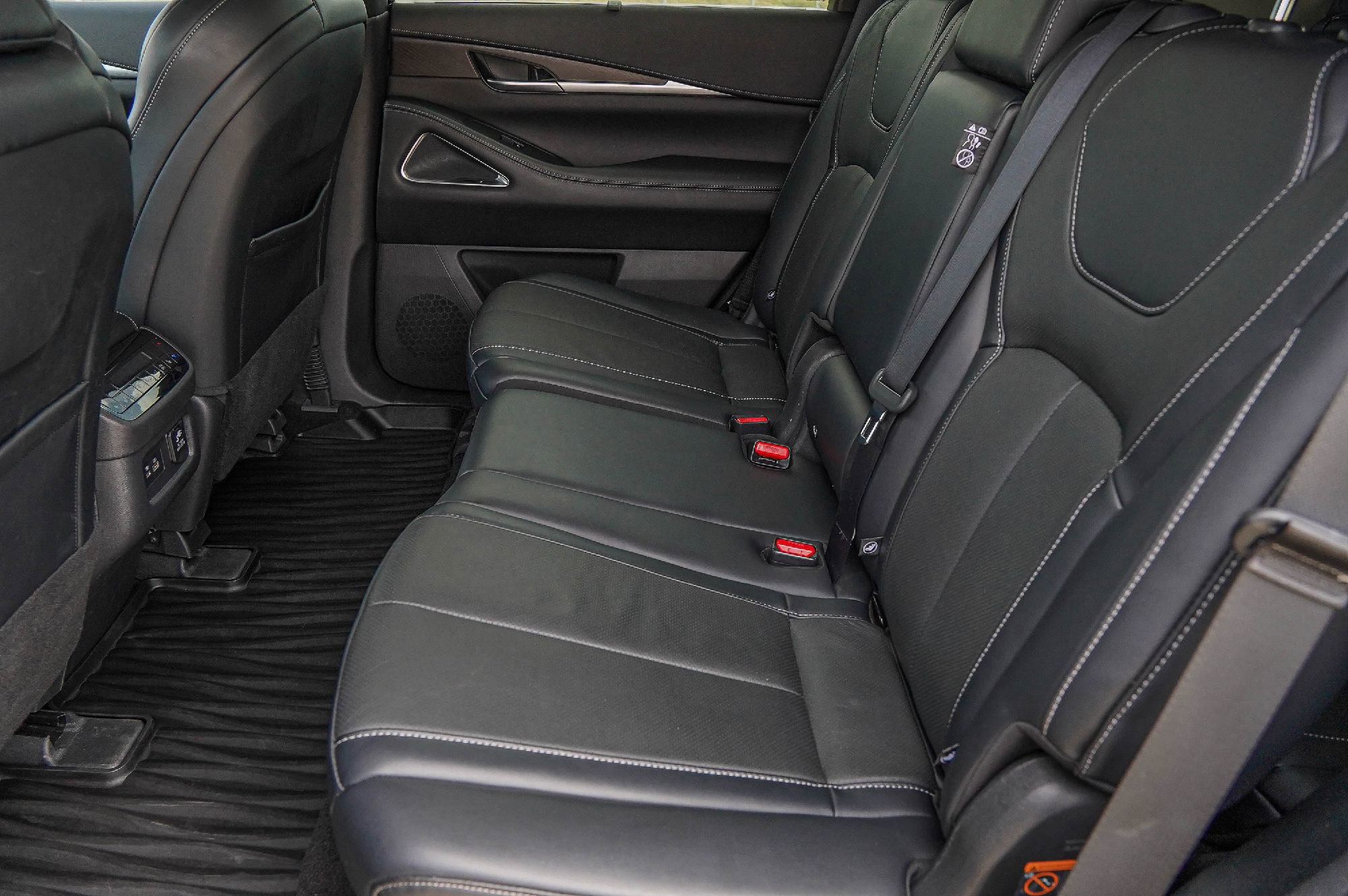 Certified 2023 INFINITI QX60 Sensory w/ Cargo Package AWD/4WD image 30