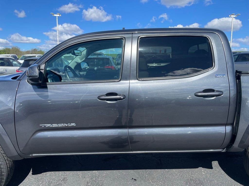 Used 2023 Toyota Tacoma SR5 AWD/4WD image 32
