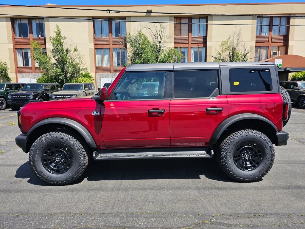 New 2026 Ford Bronco Outer Banks w/ Sasquatch Package AWD/4WD image 2