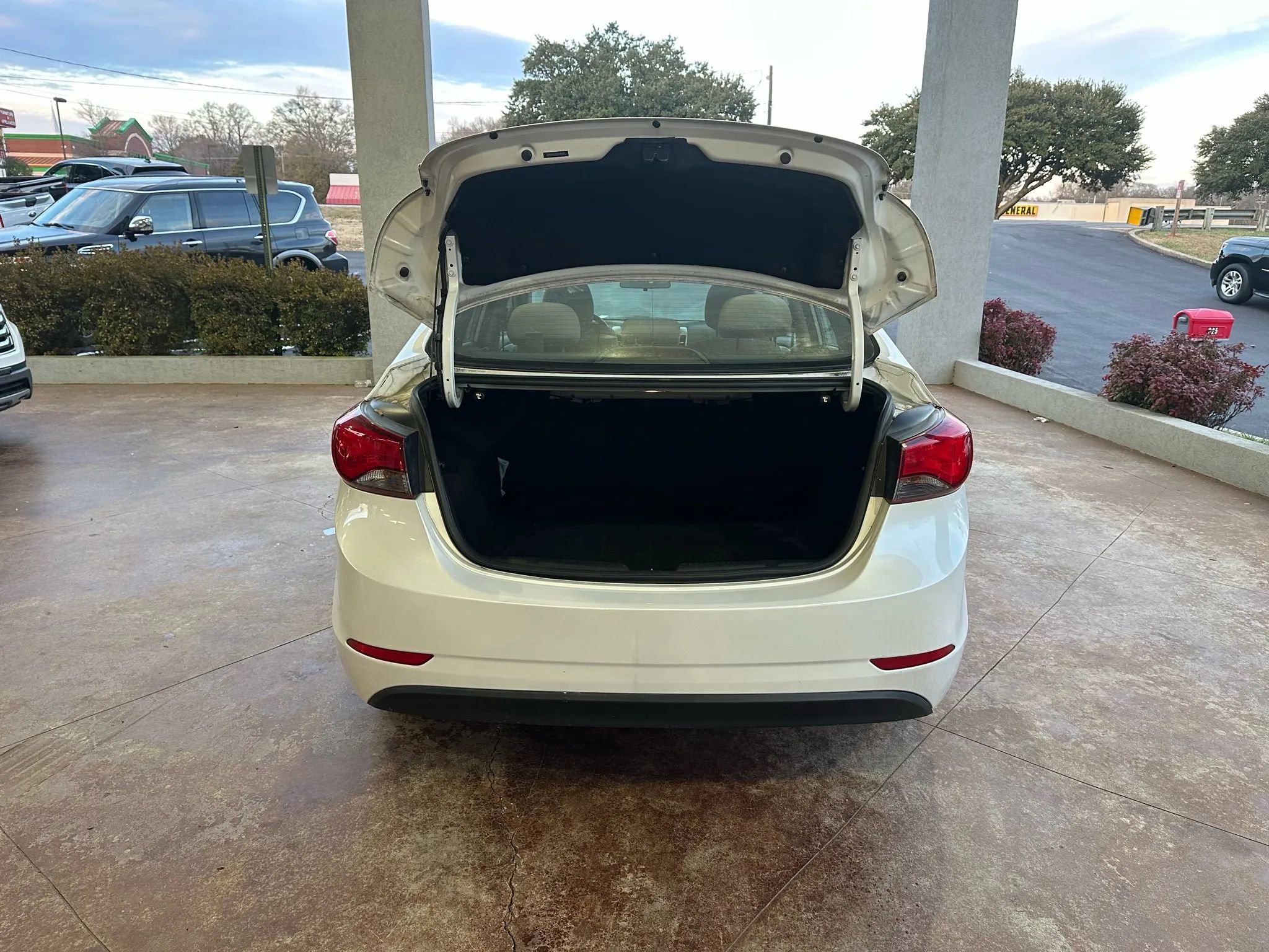 Used 2016 Hyundai Elantra SE image 21