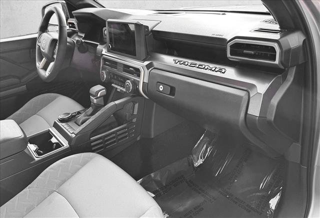 Certified 2025 Toyota Tacoma SR5 AWD/4WD image 20