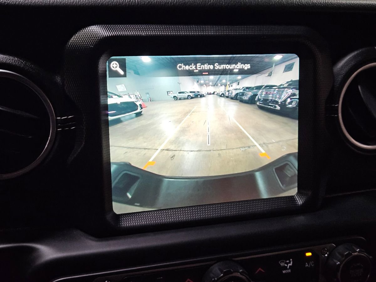 Used 2020 Jeep Gladiator Overland AWD/4WD image 27