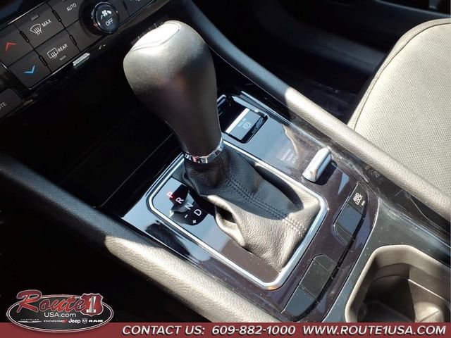 Used 2025 Jeep Compass Limited w/ Elite Group AWD/4WD image 18