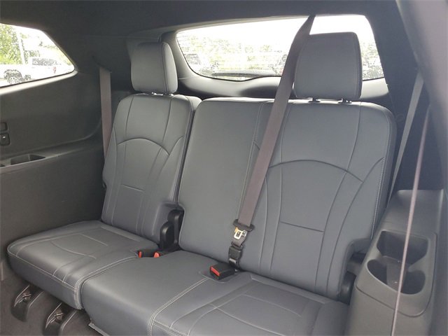 Used 2024 Buick Enclave Premium image 10