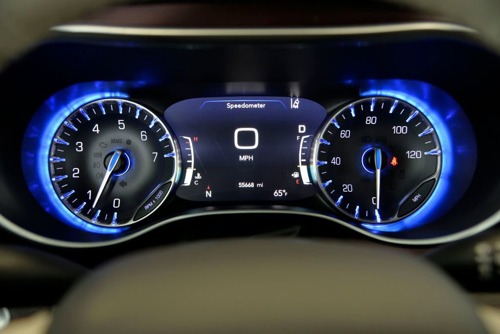Used 2019 Chrysler Pacifica Limited w/ Advanced Safetytec Group image 21